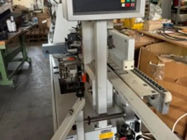 HOLZ HER Kantenanleimmaschine mit Fügeaggregat
