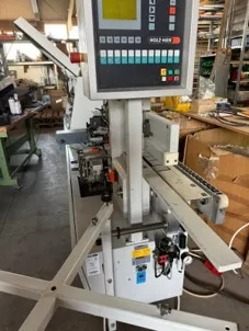 Lange Kantenanleimmaschine mit Fügeaggregat